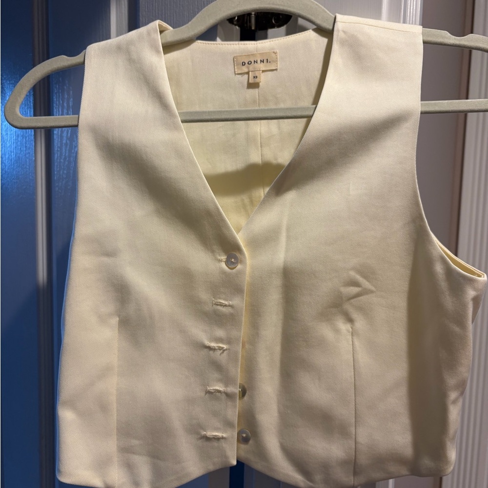 DONNI. Ivory Tailored Sleeveless Vest